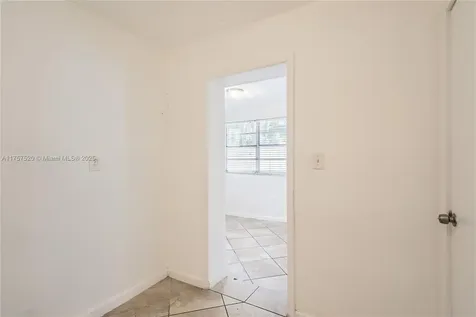 2310 N 65th Way Hollywood FL 33024