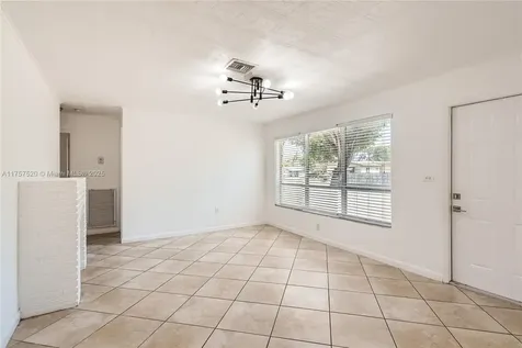 2310 N 65th Way Hollywood FL 33024