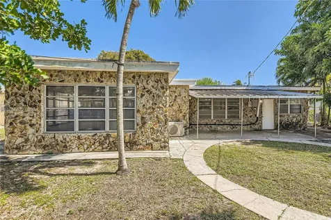 2310 N 65th Way Hollywood FL 33024