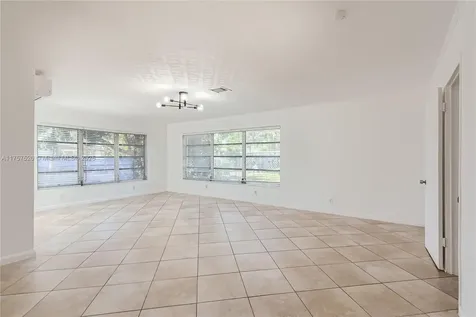 2310 N 65th Way Hollywood FL 33024