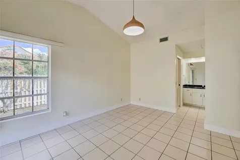 1251 Garden Road Weston FL 33326