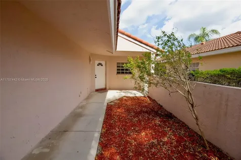 1251 Garden Road Weston FL 33326