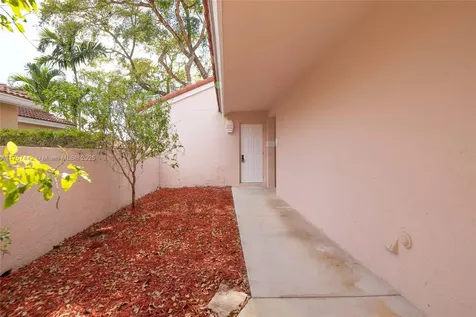 1251 Garden Road Weston FL 33326