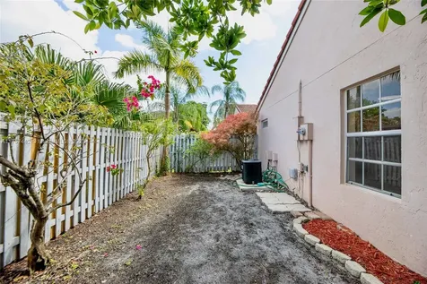 1251 Garden Road Weston FL 33326