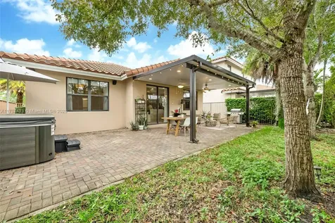 9936 NW 10th Street Miami FL 33172