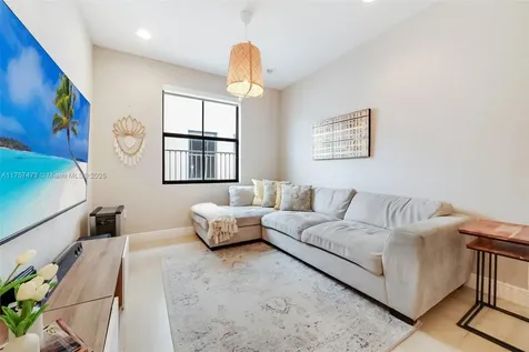 9936 NW 10th Street Miami FL 33172