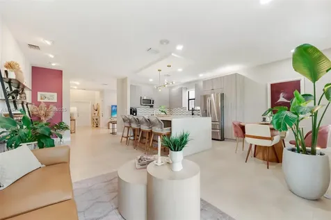 9936 NW 10th Street Miami FL 33172