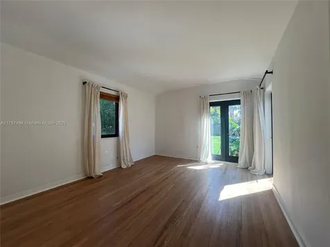 4449 Post Avenue Miami Beach FL 33140