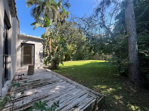 4449 Post Avenue Miami Beach FL 33140