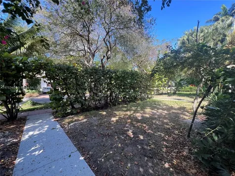 4449 Post Avenue Miami Beach FL 33140