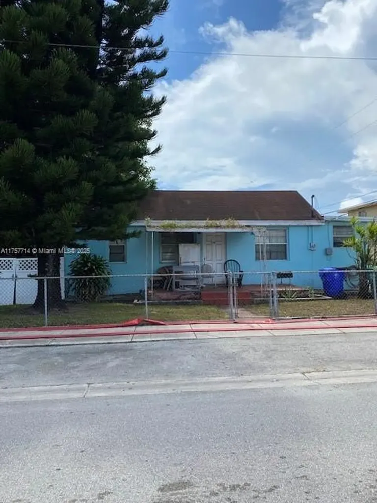 2158 NW 32nd Street Miami FL 33142