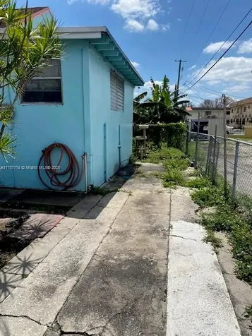 2158 NW 32nd Street Miami FL 33142