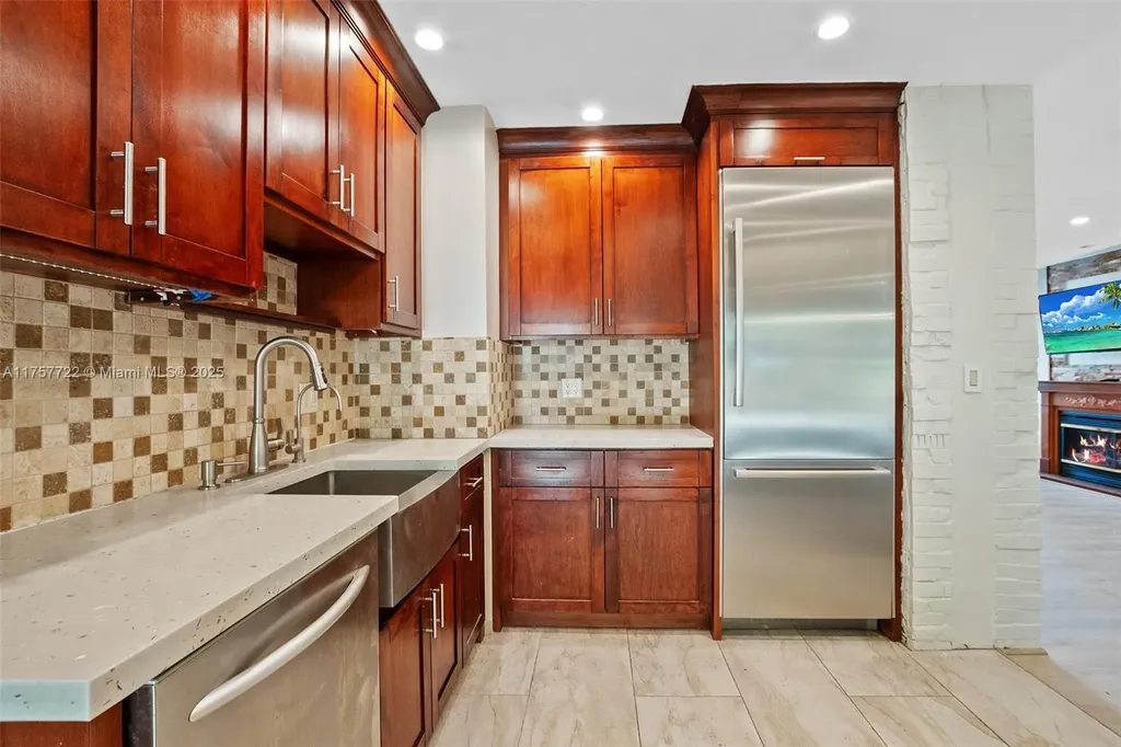 2725 NE 21st Avenue Fort Lauderdale FL 33306