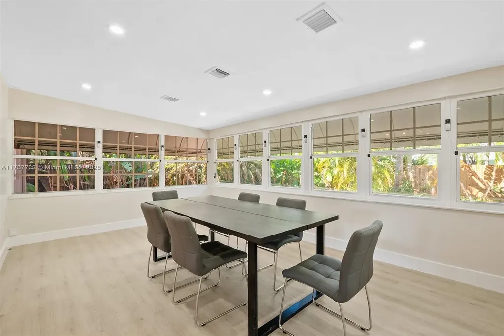 2725 NE 21st Avenue Fort Lauderdale FL 33306