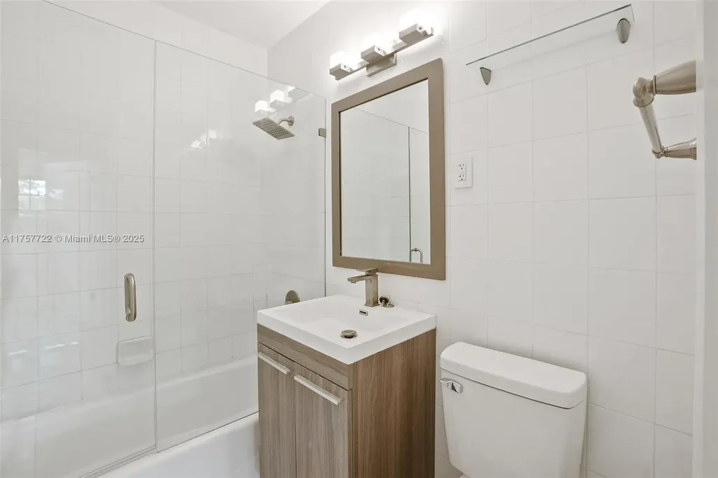 2725 NE 21st Avenue Fort Lauderdale FL 33306