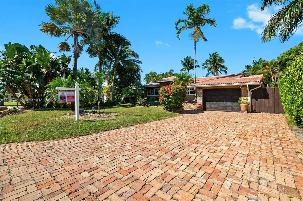 2725 NE 21st Avenue Fort Lauderdale FL 33306