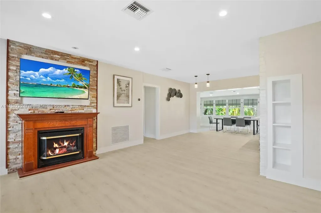 2725 NE 21st Avenue Fort Lauderdale FL 33306