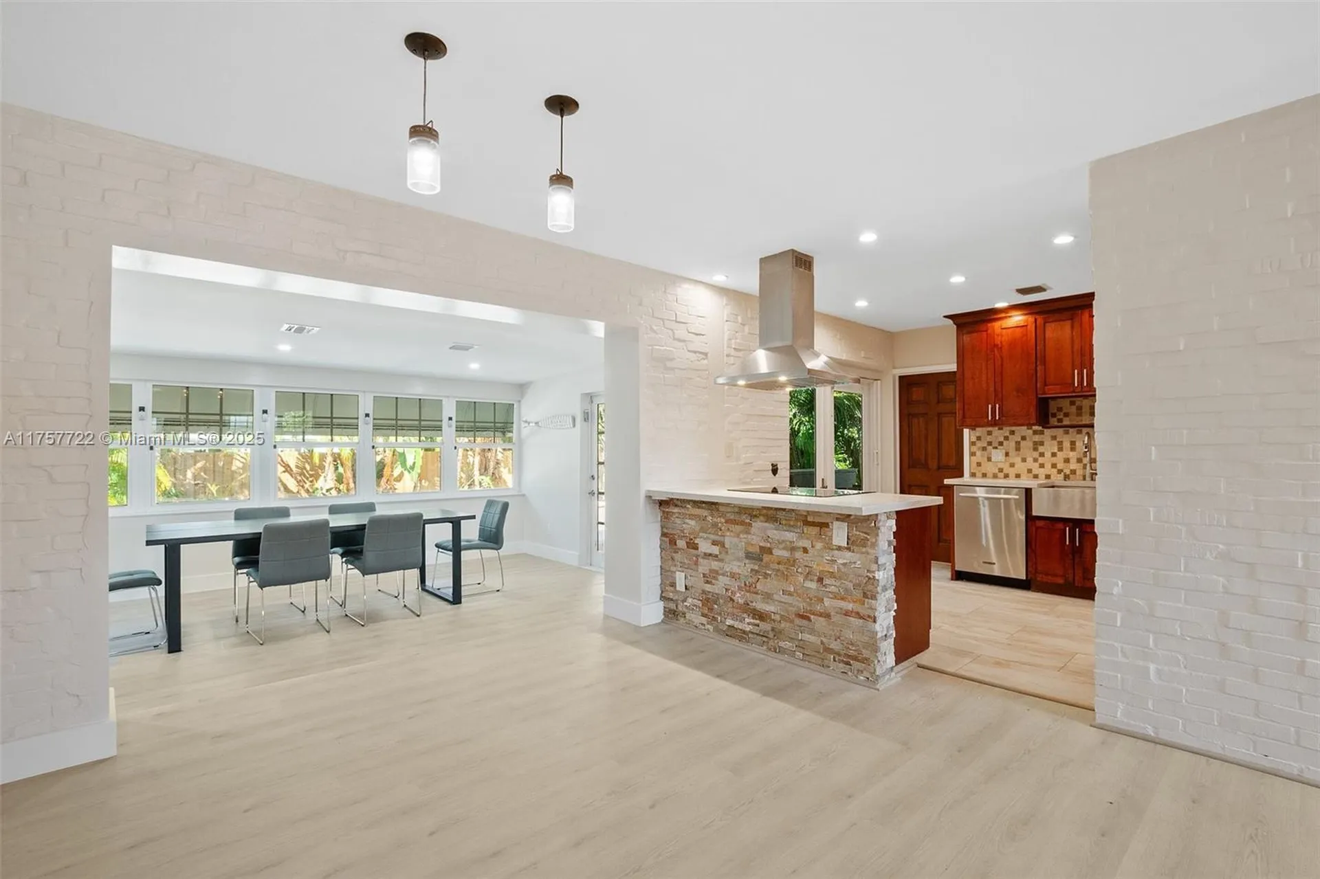 2725 NE 21st Avenue Fort Lauderdale FL 33306