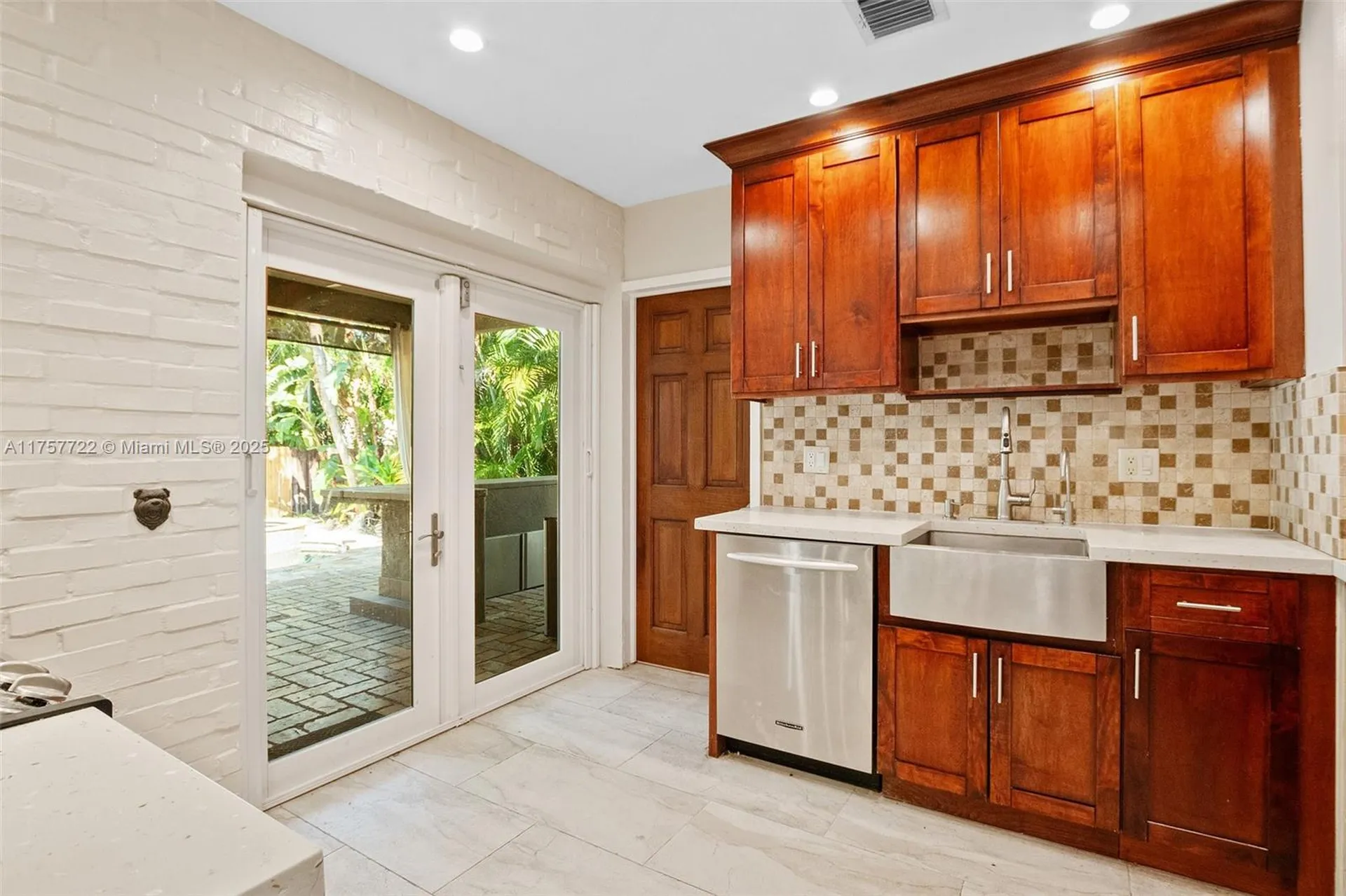 2725 NE 21st Avenue Fort Lauderdale FL 33306