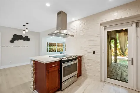 2725 NE 21st Avenue Fort Lauderdale FL 33306