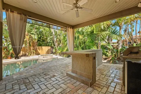 2725 NE 21st Avenue Fort Lauderdale FL 33306