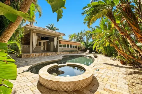 2725 NE 21st Avenue Fort Lauderdale FL 33306