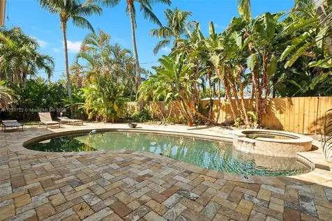 2725 NE 21st Avenue Fort Lauderdale FL 33306