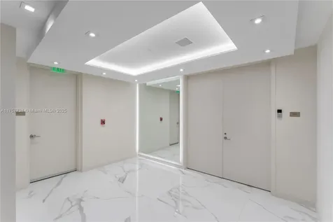 18975 Collins Avenue Sunny Isles Beach FL 33160