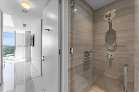 18975 Collins Avenue Sunny Isles Beach FL 33160