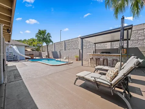 9512 SW 118th Place Miami FL 33186
