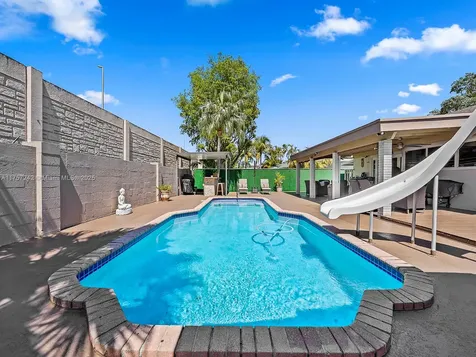 9512 SW 118th Place Miami FL 33186