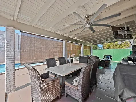 9512 SW 118th Place Miami FL 33186