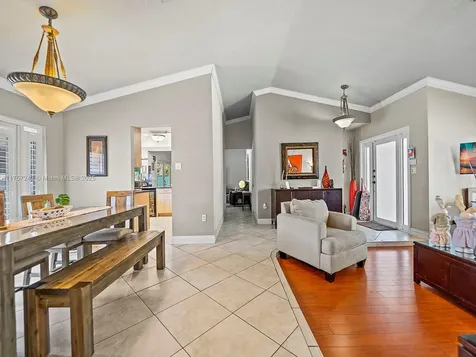 9512 SW 118th Place Miami FL 33186