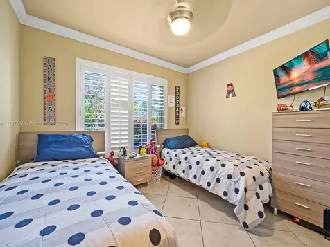 9512 SW 118th Place Miami FL 33186