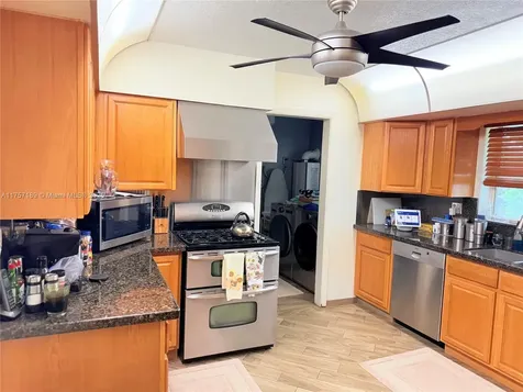 5369 Balsam Terrace Plantation FL 33317