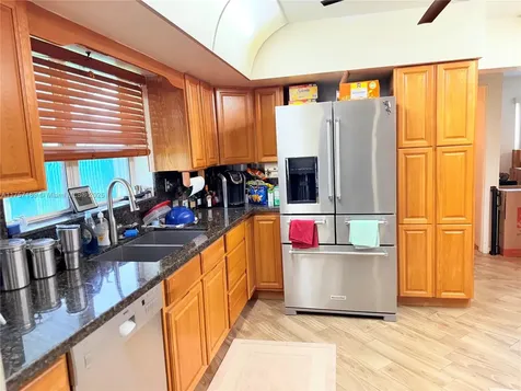 5369 Balsam Terrace Plantation FL 33317