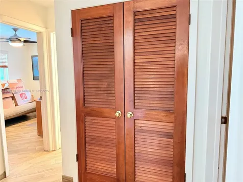 5369 Balsam Terrace Plantation FL 33317
