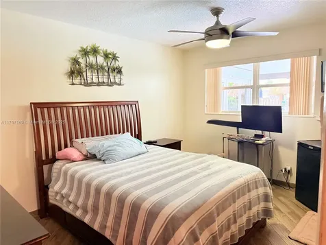 5369 Balsam Terrace Plantation FL 33317