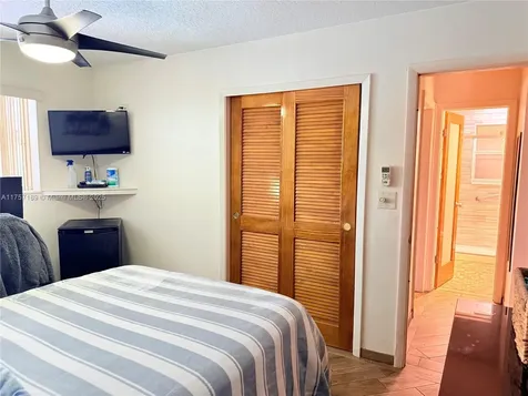 5369 Balsam Terrace Plantation FL 33317