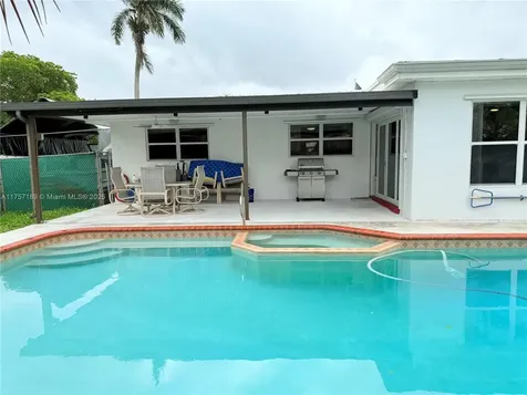 5369 Balsam Terrace Plantation FL 33317
