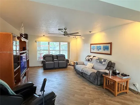 5369 Balsam Terrace Plantation FL 33317