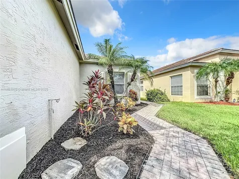 310 SW Tomoka Springs Drive Port St. Lucie FL 34986