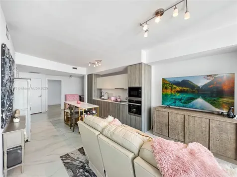 2900 NE 7th Avenue Miami FL 33137