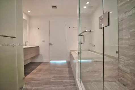 2900 NE 7th Avenue Miami FL 33137