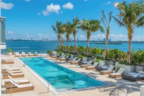 2900 NE 7th Avenue Miami FL 33137