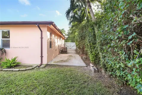 10231 SW 213th Street Cutler Bay FL 33189