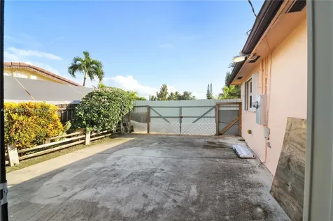 10231 SW 213th Street Cutler Bay FL 33189
