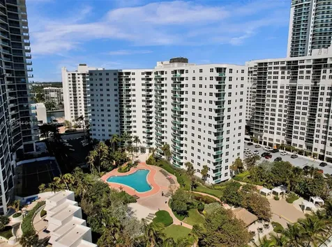 3001 S Ocean Drive Hollywood FL 33019