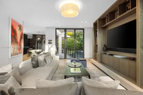 2555 Regatta Avenue Miami Beach FL 33140