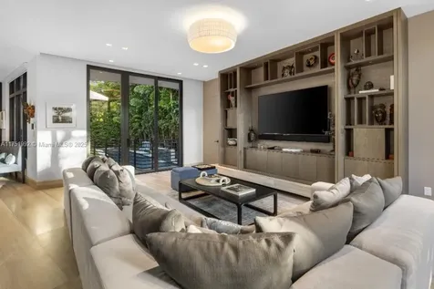 2555 Regatta Avenue Miami Beach FL 33140